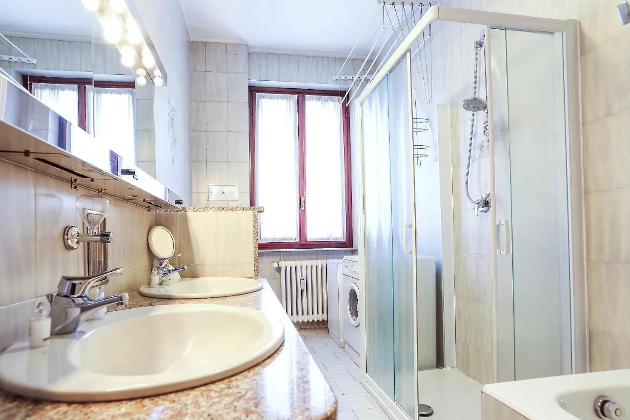 Apartment Amendola & Citylife-Portello Flat Milan